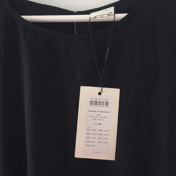 New⭐️ Black romper - Picture 3 of 4